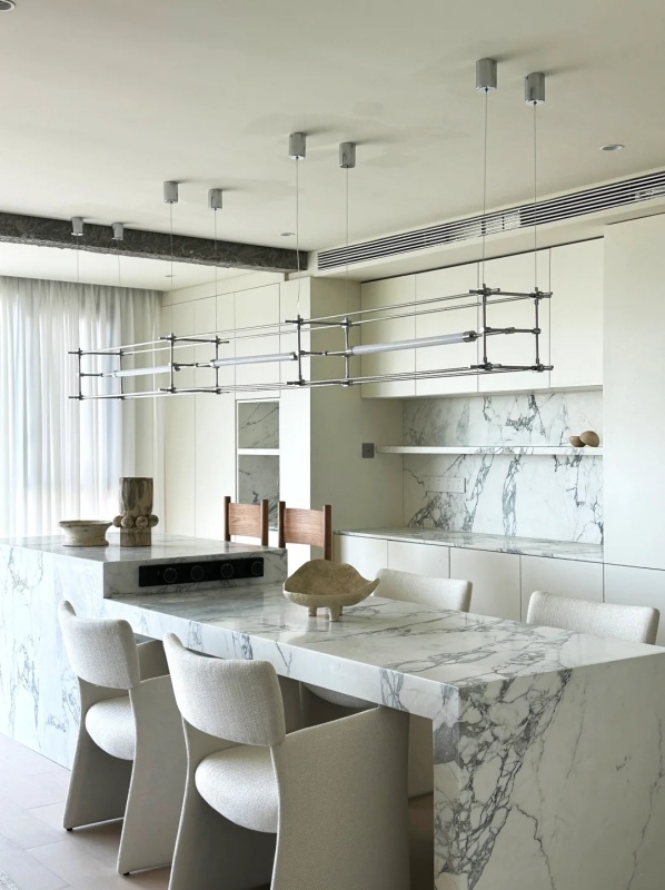 Arabescato Corchia Marble kitchen
