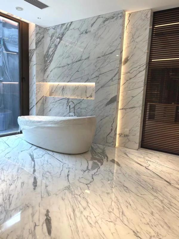 calacatta marble tub