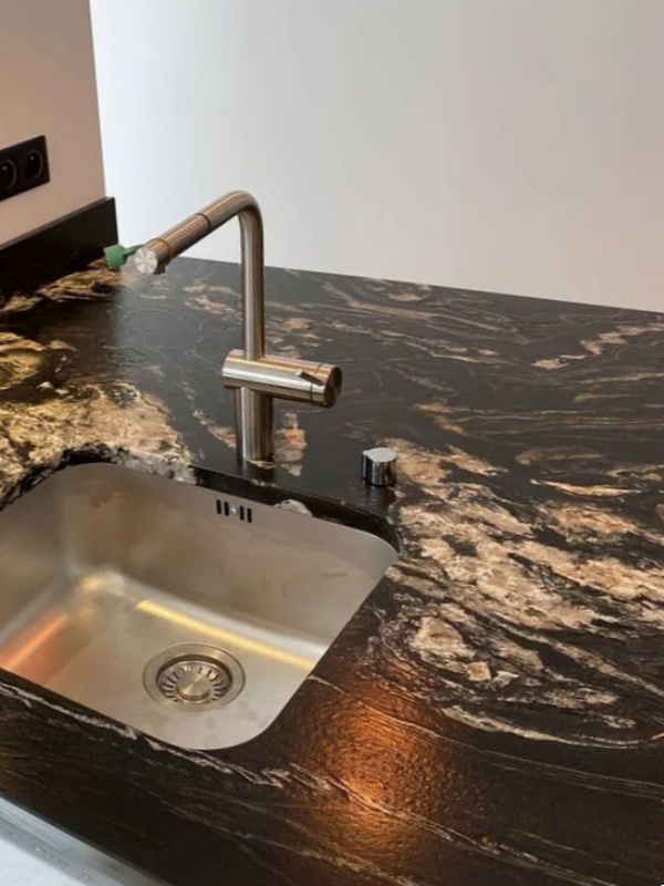 Brazil black and gold granite island top