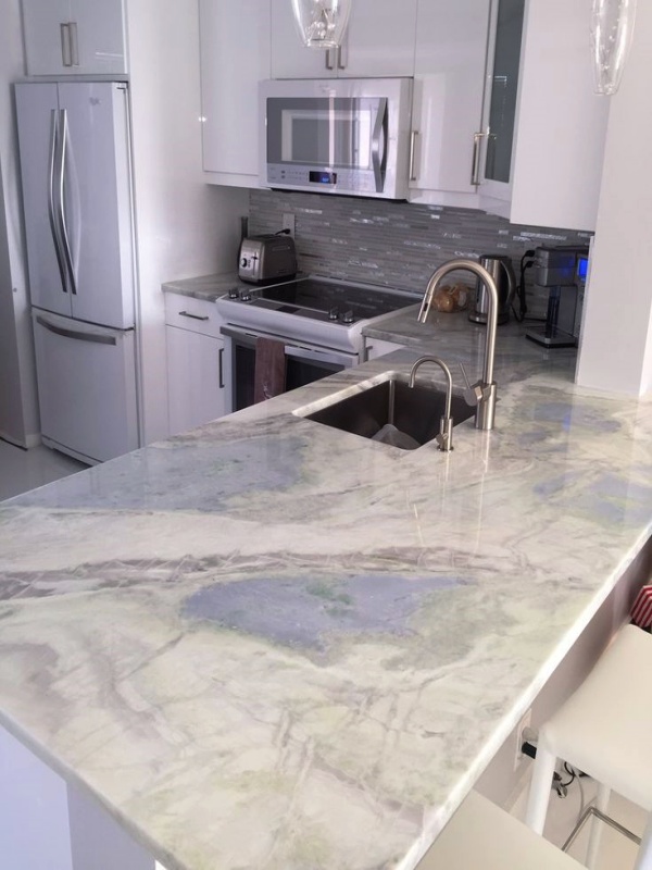 Lumen Quartzite countertops