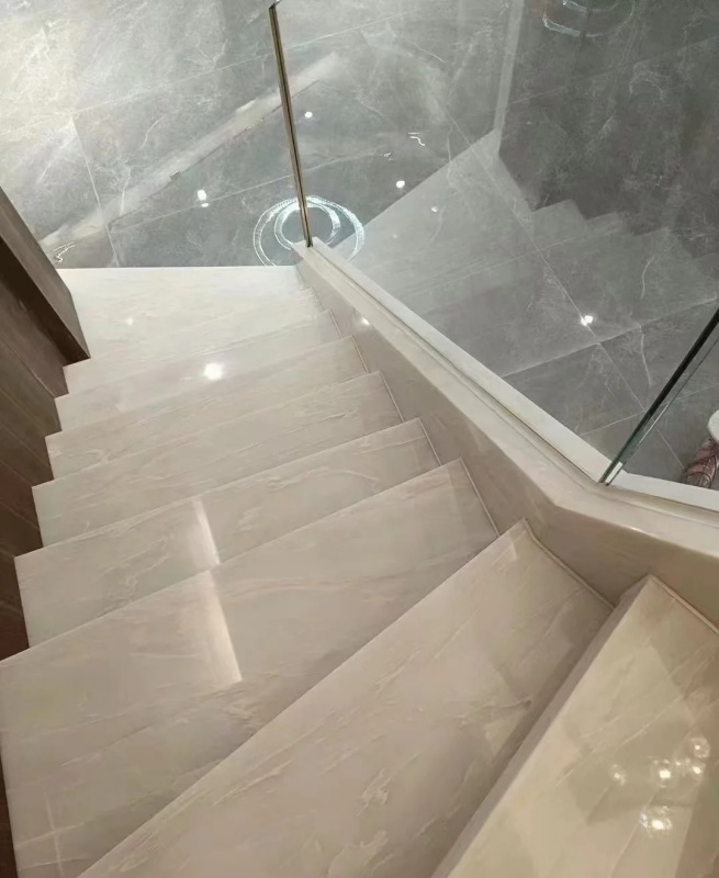Bianco Rhino Marble stairs