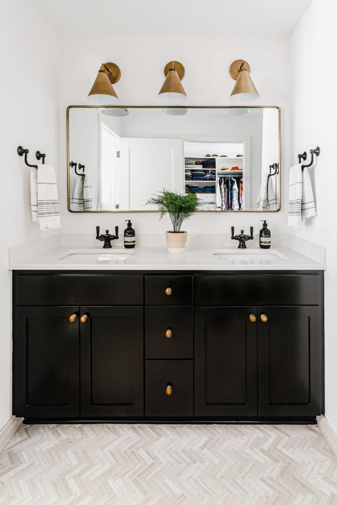 Painting black shaker bathroom cabinet Painting black shaker bathroom cabinet