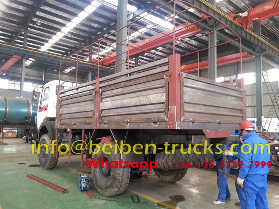 UN 4*4 wheel drive military truck UN 4*4 wheel drive military truck