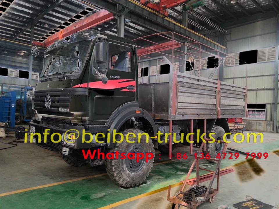 UN 4*4 wheel drive military truck UN 4*4 wheel drive military truck