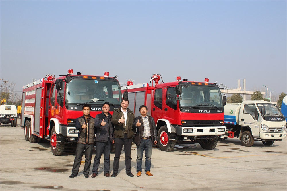 Isuzu FVZ 3000 gallon fire tanker Isuzu FVZ 3000 gallon fire tanker