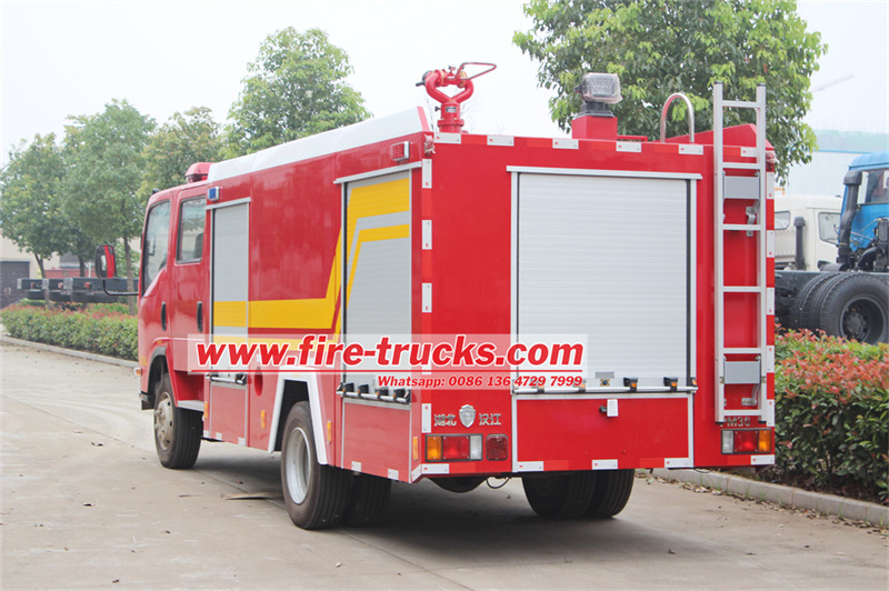 ISUZU NPR off-road fire truck ISUZU NPR off-road fire truck
