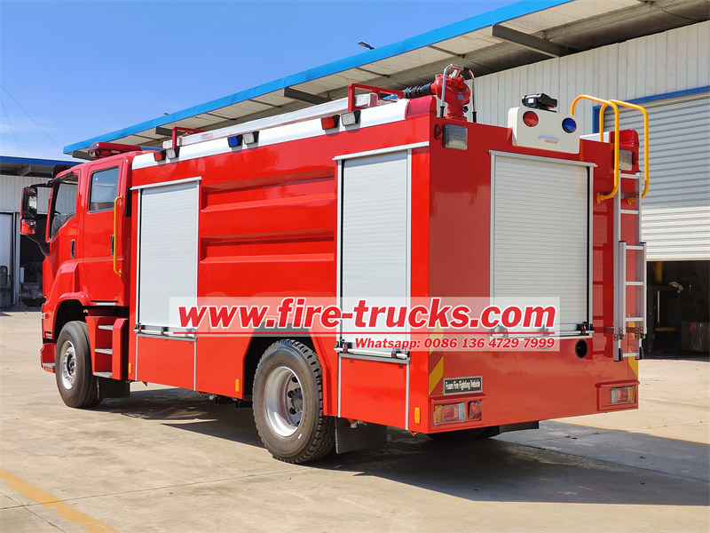 Isuzu GIGA 380HP fire fighting pumper truck