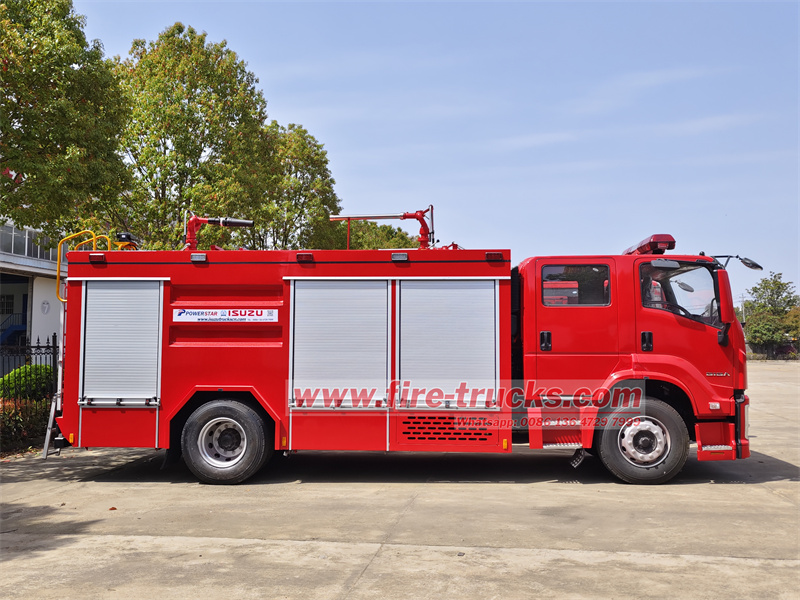 Isuzu FTR 6cbm dry powder chemical fire engine Isuzu FTR 6cbm dry powder chemical fire engine