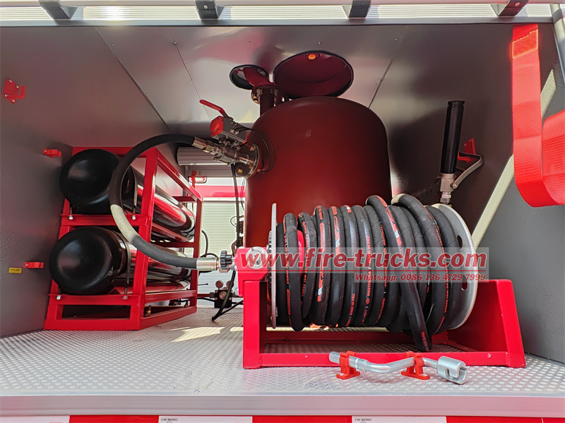 SINOTRUK SITRAK C7H 460hp engine dry powder fire rescue truck SINOTRUK SITRAK C7H 460hp engine dry powder fire rescue truck