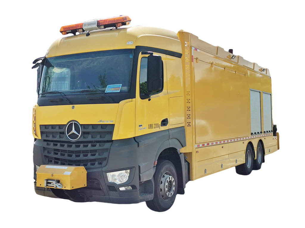 Mercedes Benz fire fighting truck