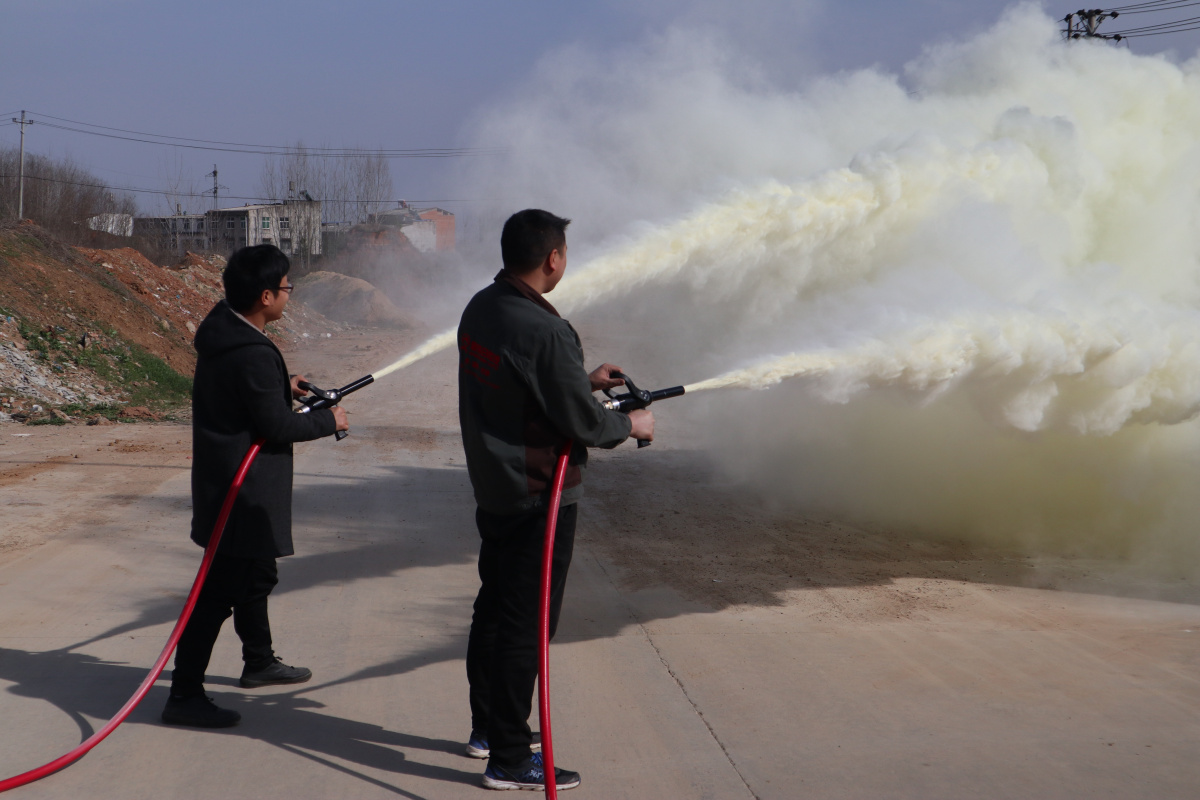 Isuzu giga Water Foam Dry Powder Com bination Fire truck Isuzu giga Water Foam Dry Powder Com bination Fire truck
