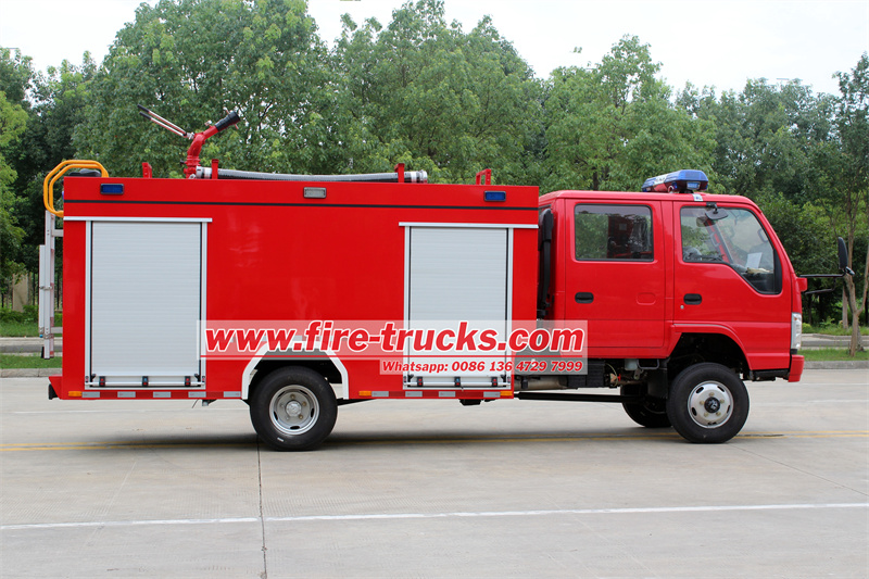 ISUZU NKR off-road fire truck ISUZU NKR off-road fire truck