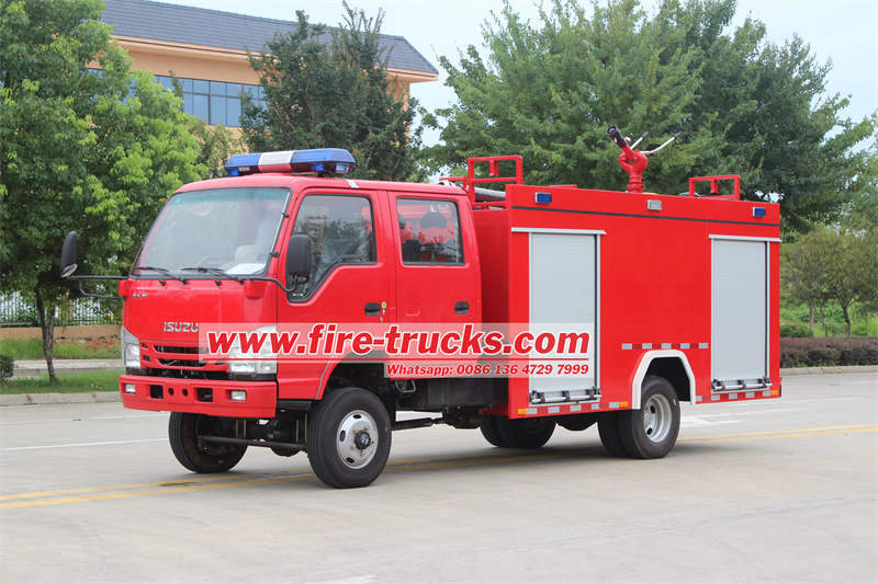 ISUZU NKR off-road fire truck ISUZU NKR off-road fire truck