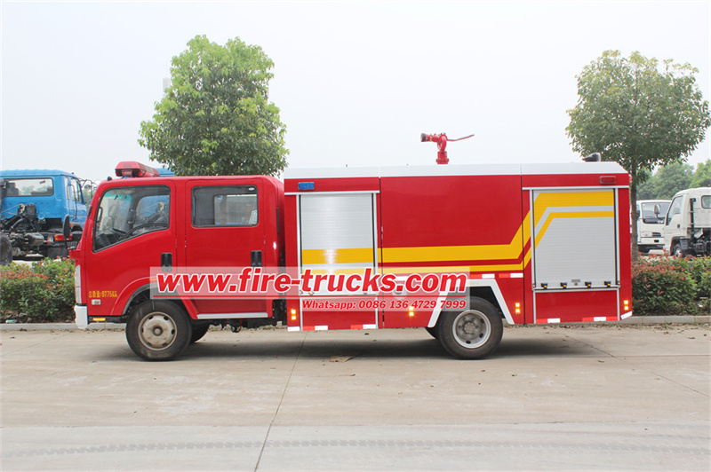 ISUZU NPR off-road fire truck ISUZU NPR off-road fire truck