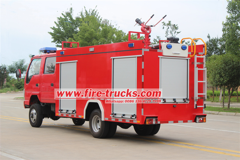 ISUZU NKR off-road fire truck ISUZU NKR off-road fire truck