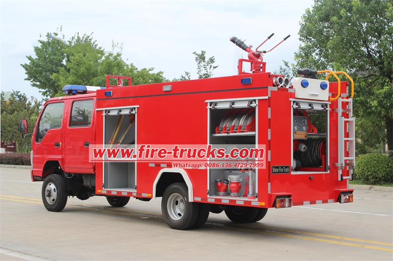 ISUZU NKR off-road fire truck ISUZU NKR off-road fire truck