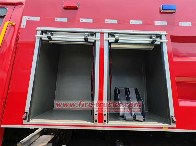 HOWO 4X2 8CBM multipurpose fire truck HOWO 4X2 8CBM multipurpose fire truck