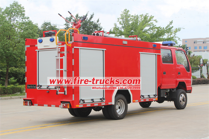 ISUZU NKR off-road fire truck ISUZU NKR off-road fire truck