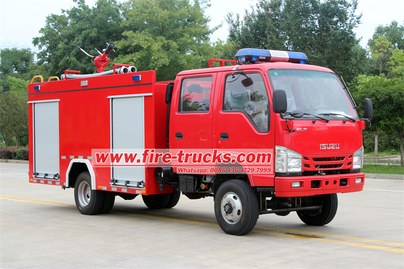 ISUZU NKR 4x4 fire truck ISUZU NKR 4x4 fire truck