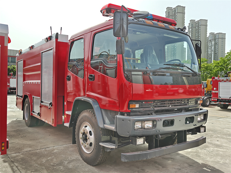 Isuzu FVR 240HP tanker fire apparatus Isuzu FVR 240HP tanker fire apparatus
