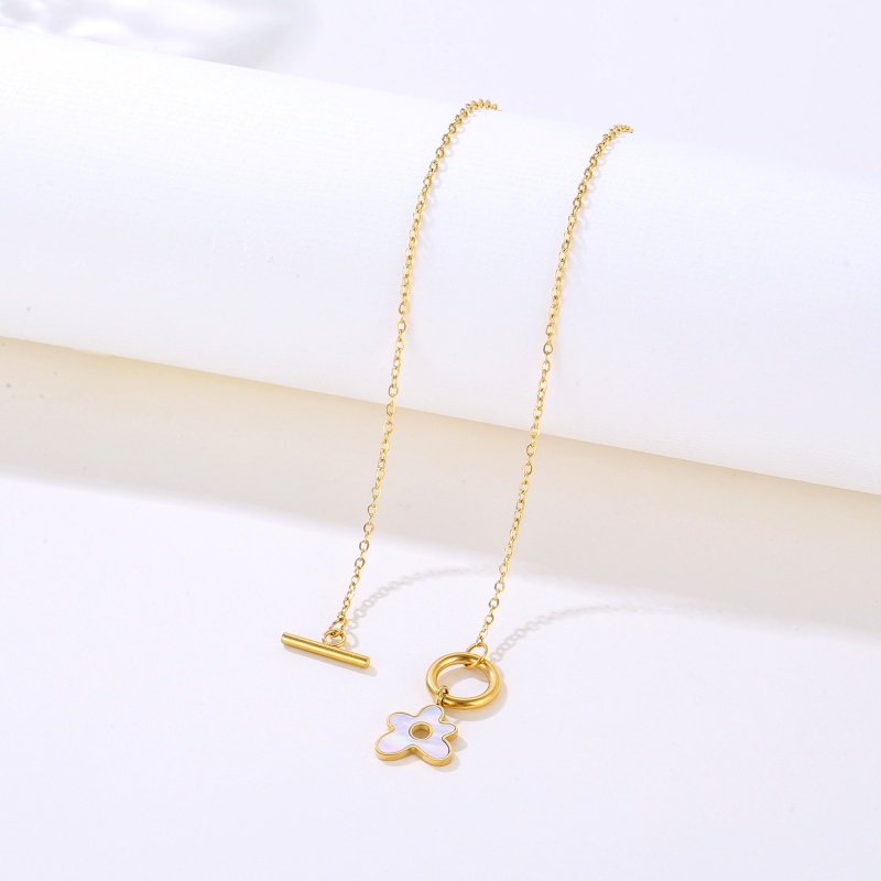 White Flower Gold Plated Necklace White Flower Gold Plated Necklace