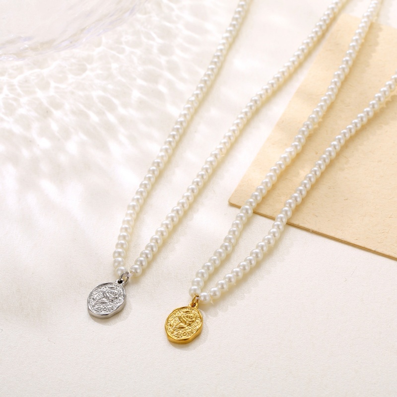 Rose Pendant Pearl Necklace Rose Pendant Pearl Necklace