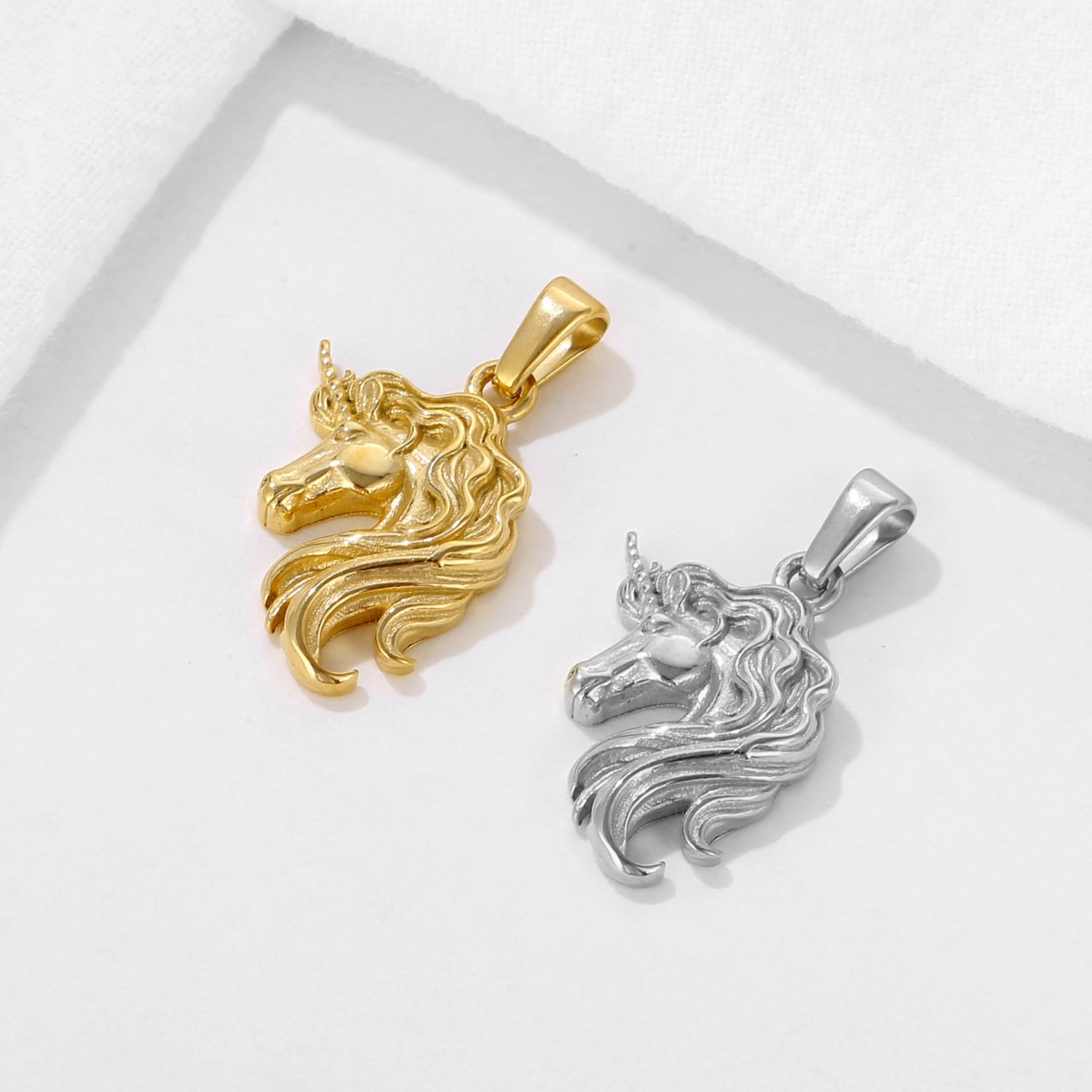 Horse head pendant Horse head pendant