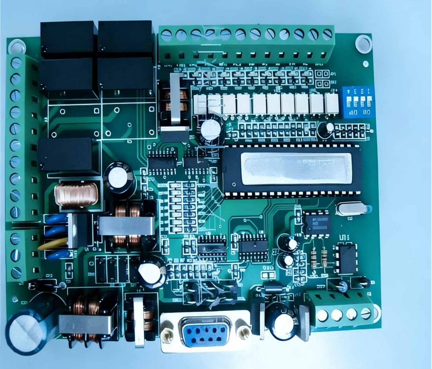 Energy-saving FOC inverter compressor driver module for stepless speed regulation